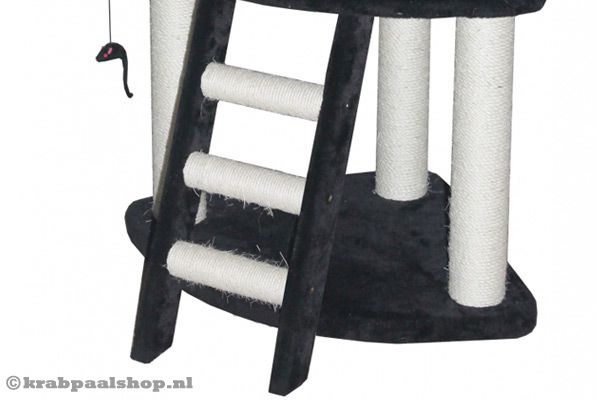 Trapje met treden gemaakt van sisal.