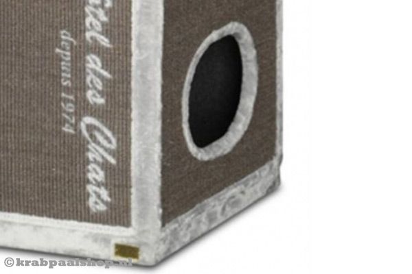 Met twee ruime openingen in de krabton.