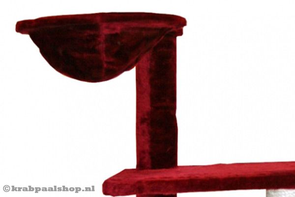 Hangmatje bovenin de krabpaal.