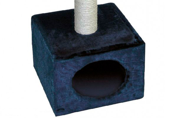 Met blauw huisje van pluche om in te slapen.